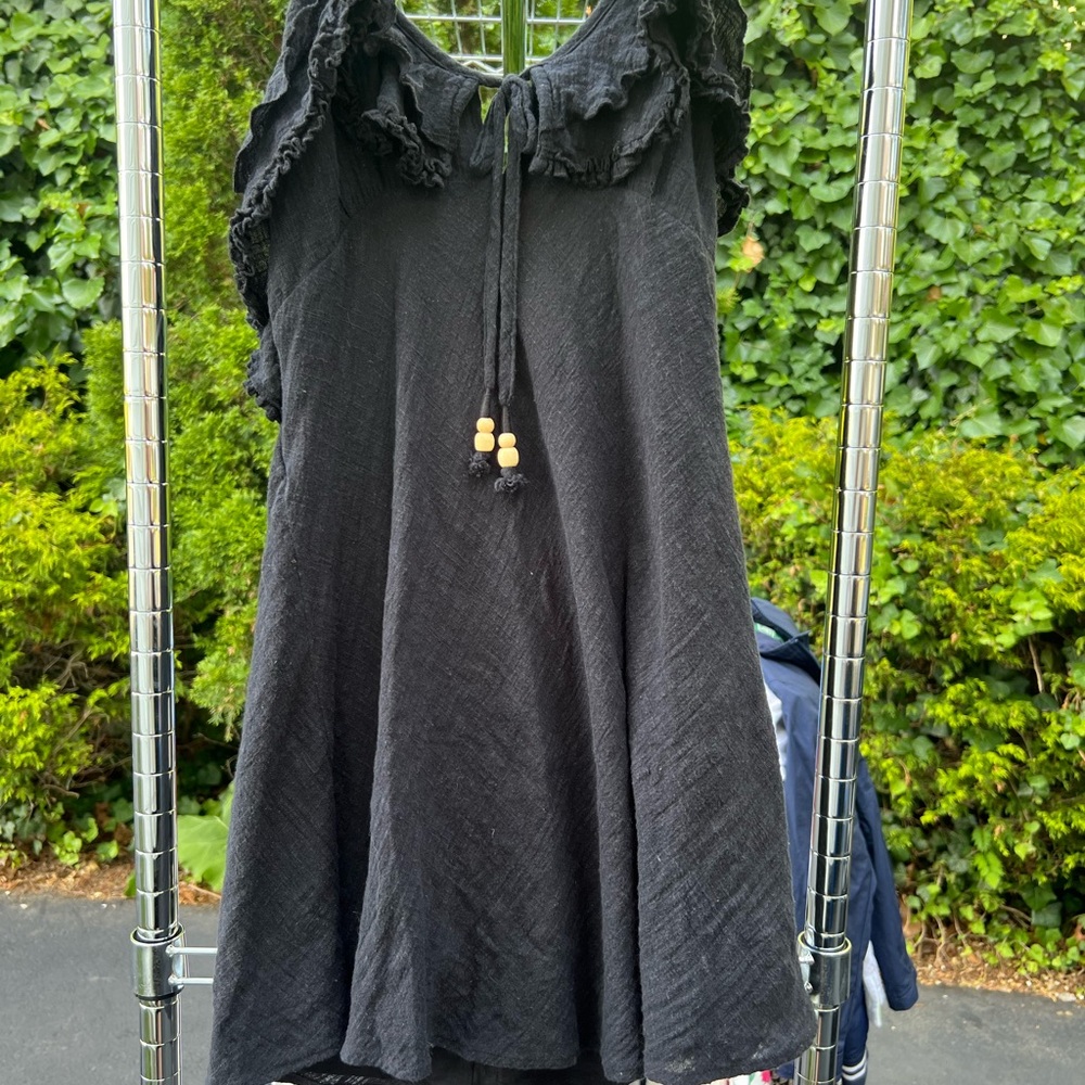 Black Ruffled Sleeveless Dress